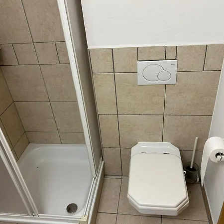 Pleasant With Balcony شقة فييسوناز