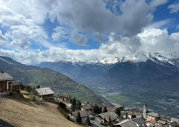 아파트 Pleasant With Balcony *