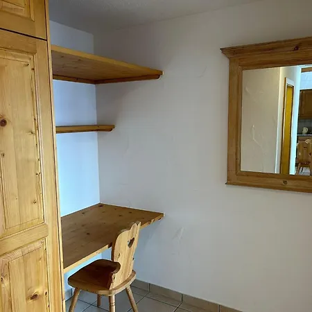 דירה Pleasant With Balcony *