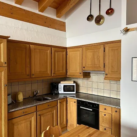 דירה Pleasant With Balcony