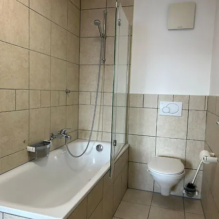 דירה Pleasant With Balcony ויסונה