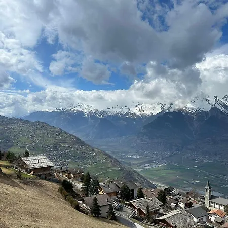 דירה Pleasant With Balcony *